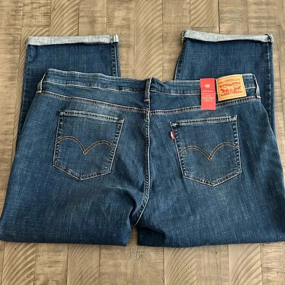 Levi’s Women’s Mid Rise Relaxed Tapered Leg Boyfriend Denim Jeans - Size 24W New - Picture 5 of 12